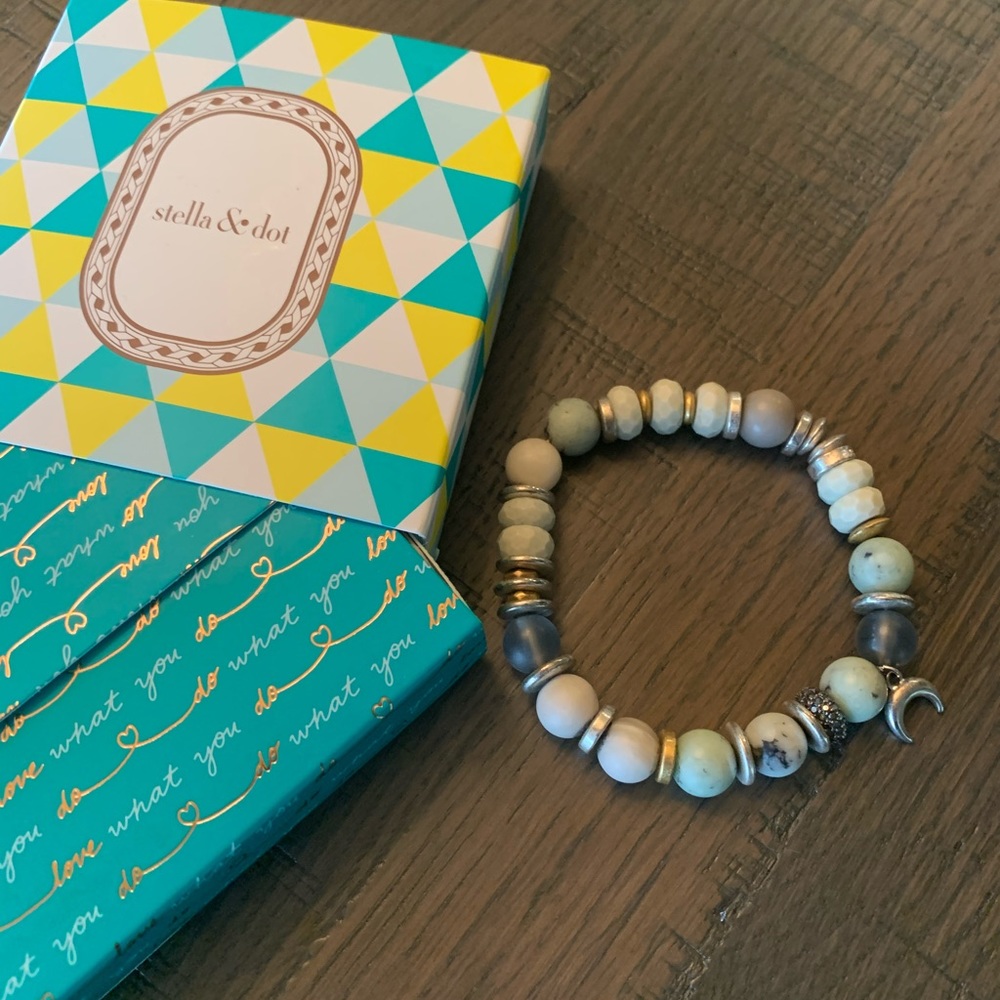 EUC SOLD OUT ANDA INTENTION BRACELET “balance”